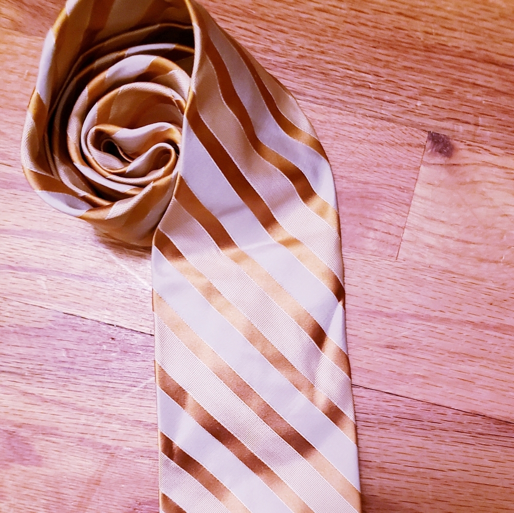 Calvin Klein 100% silk stripe tie 👍